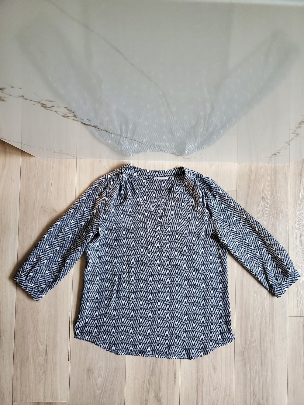 Ellie Kai Blouse Womens Large Chevron Print Black White‎ V-Neck Long Sleeve Top
